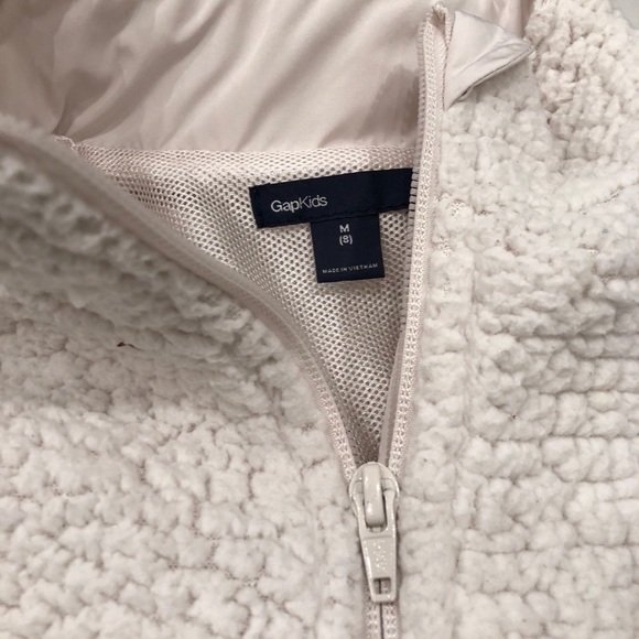 Warm, soft and cozy jacket . One spot on pocket . - Picture 4 of 16